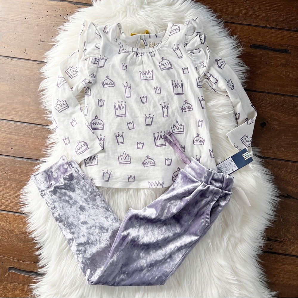 NWT Crown Print Set